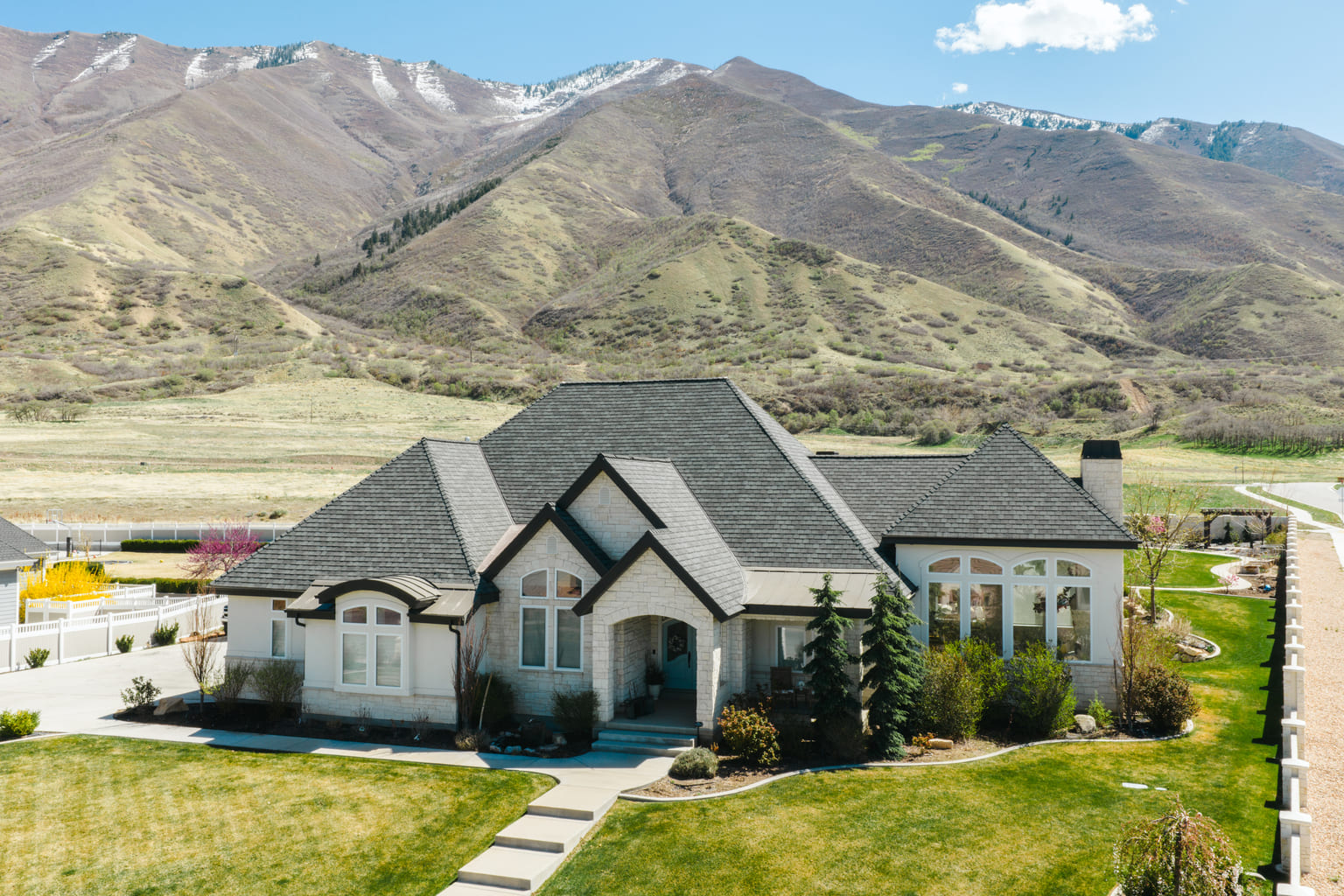 Real Estate Property Image 4