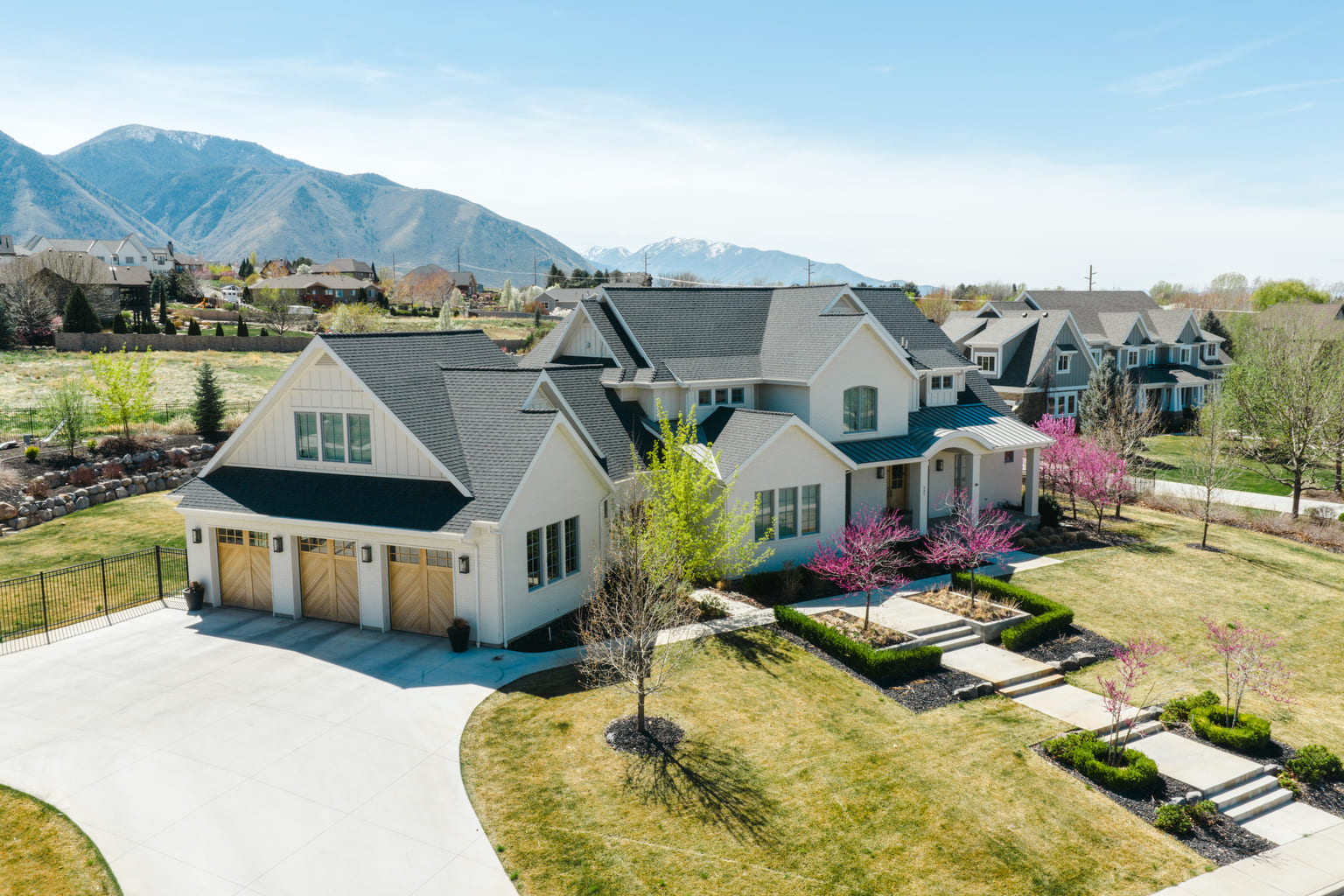 Real Estate Property Image 9